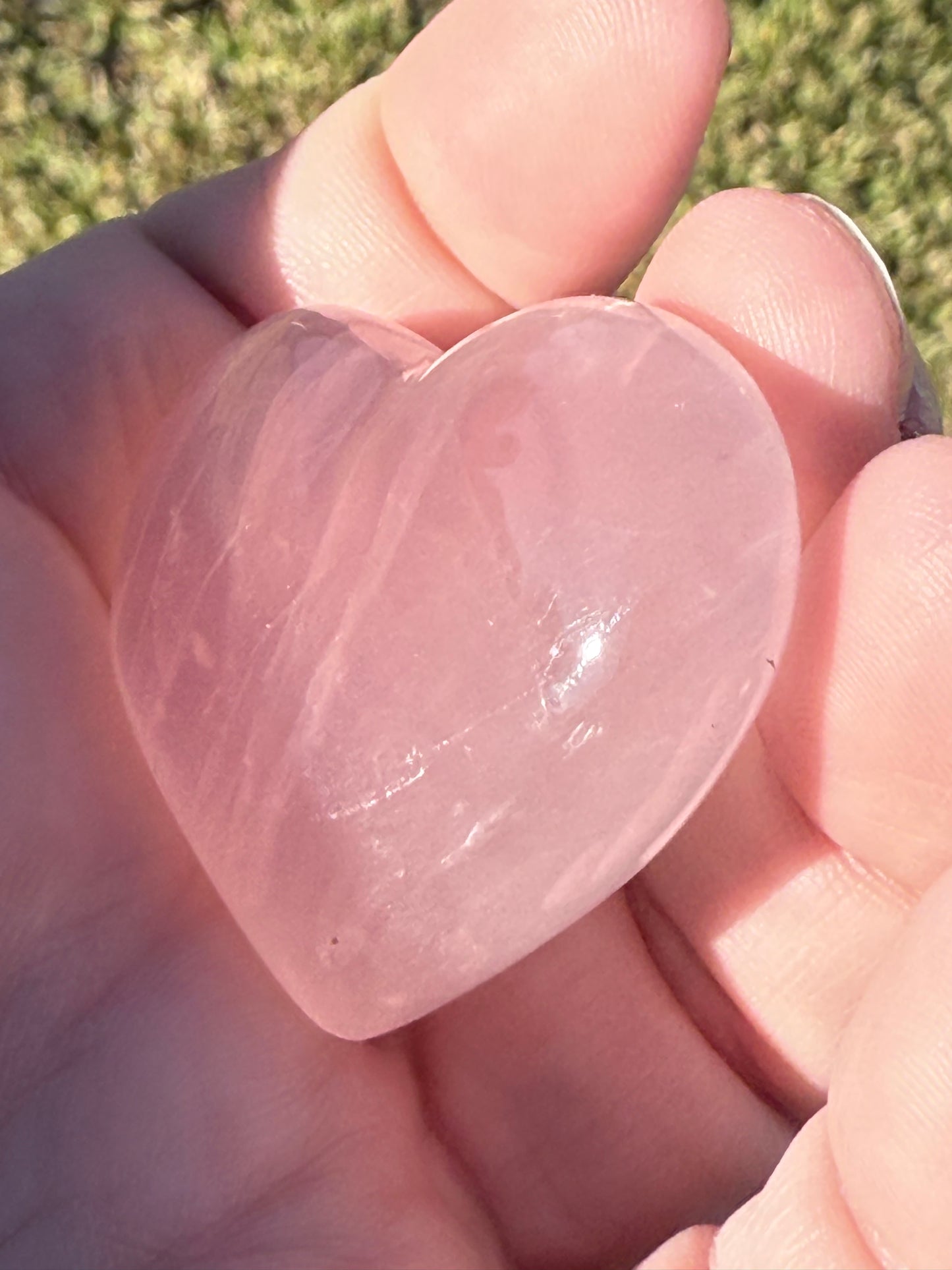Gemmy Rose Quartz Heart ā 4cm (Intuitively Chosen)