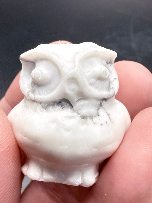 Howlite Owl Carving – 3cm