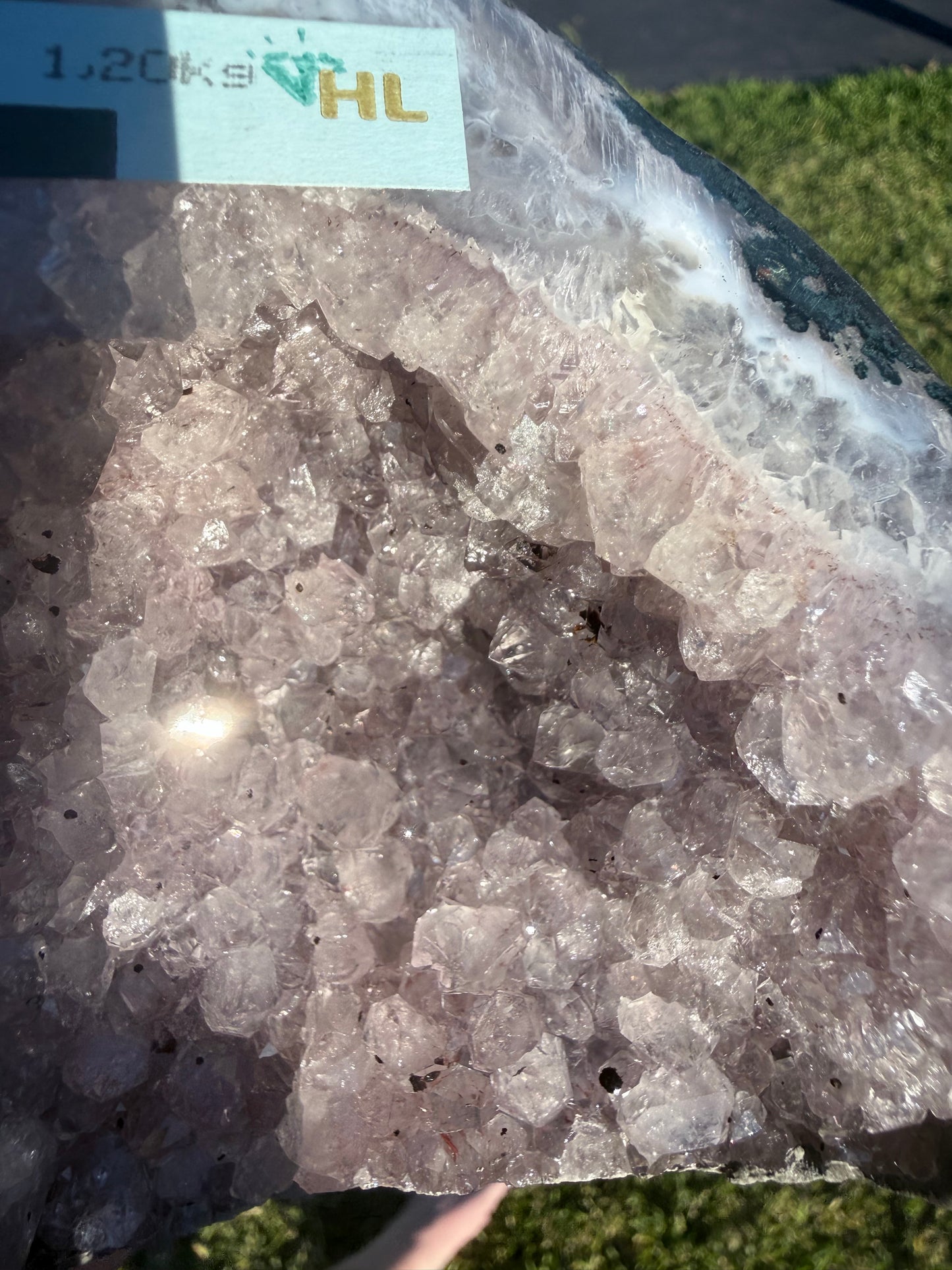 Amethyst Cathedral Geode – 1.20 kg (11 × 15 cm)