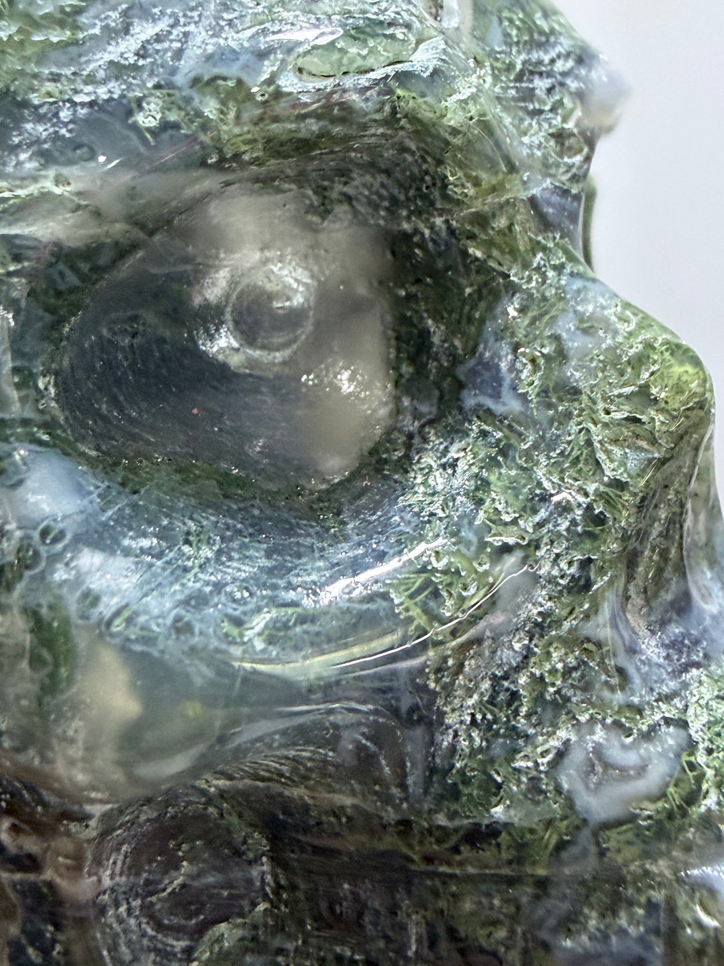 Moss Agate Druzy Skull – 8cm 277g