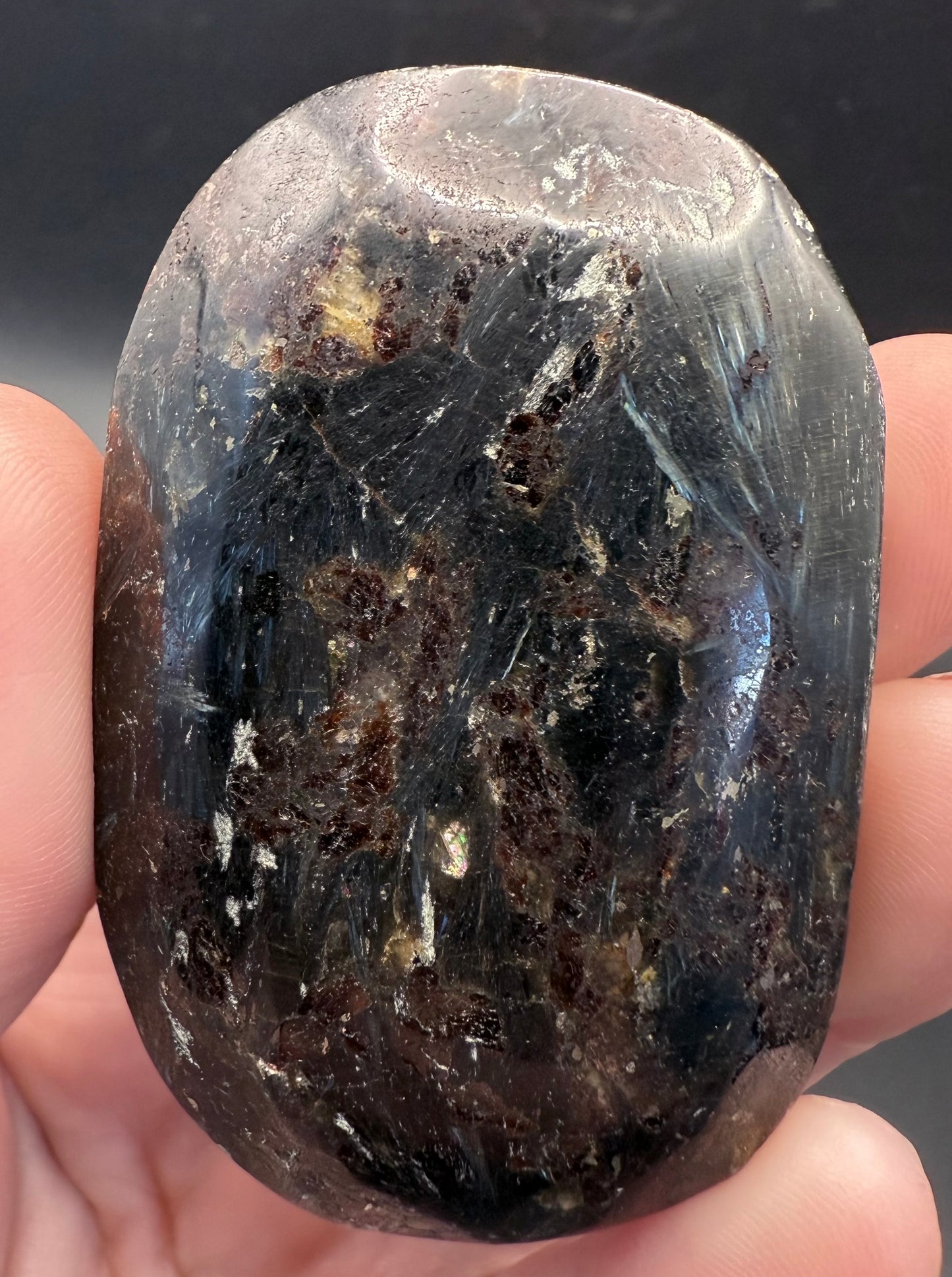 Arfvedsonite Palm Stone โ 6cm