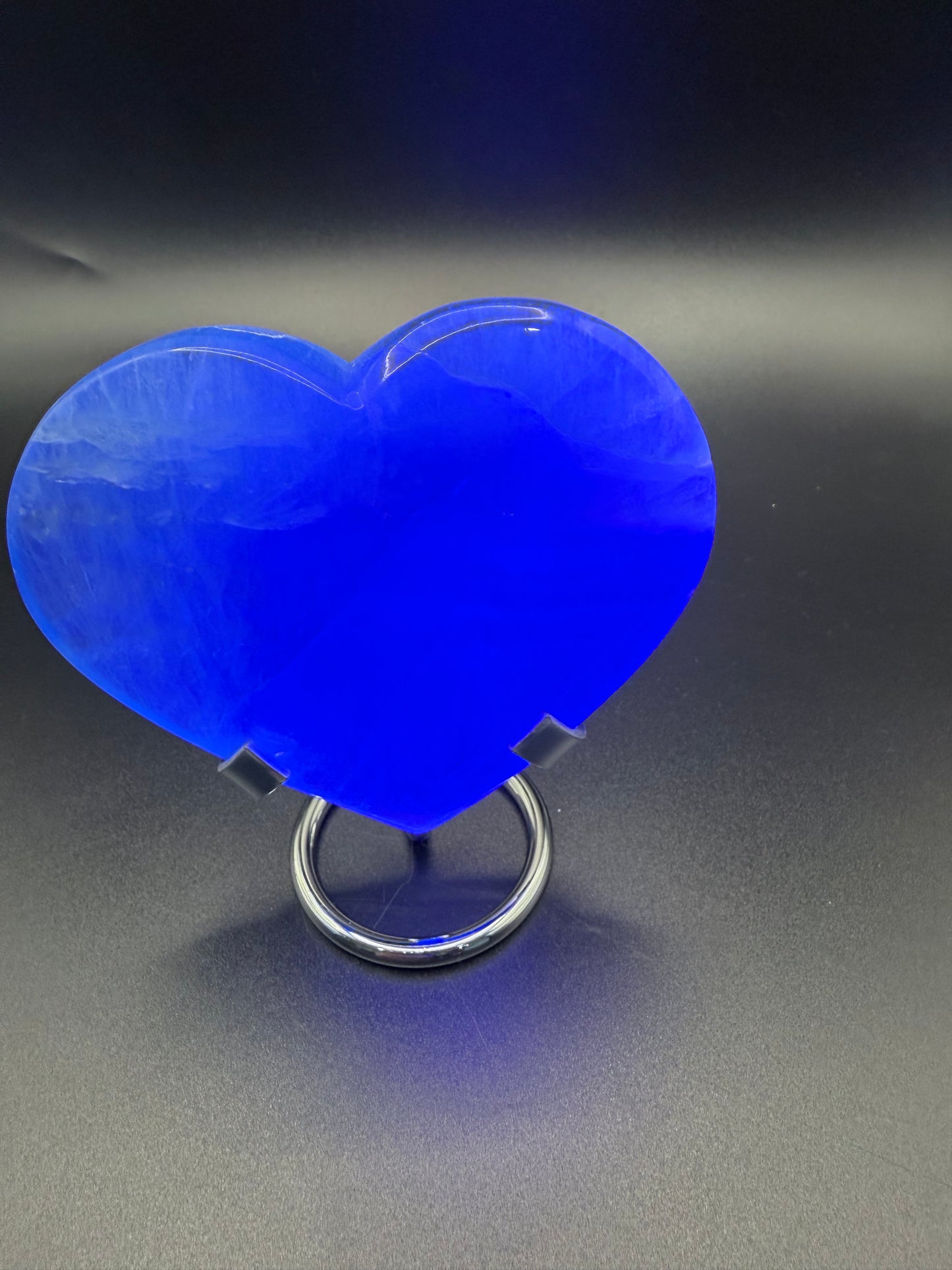 Green Fluorite Polished Heart with Stand ā 388g 10.2 x 8.8