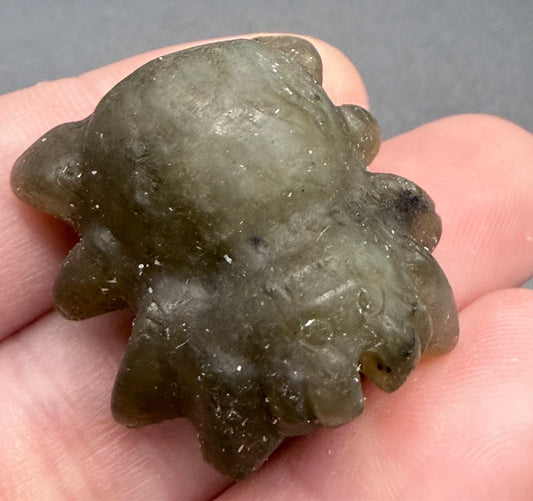 Labradorite Spider Carving – 2.7cm