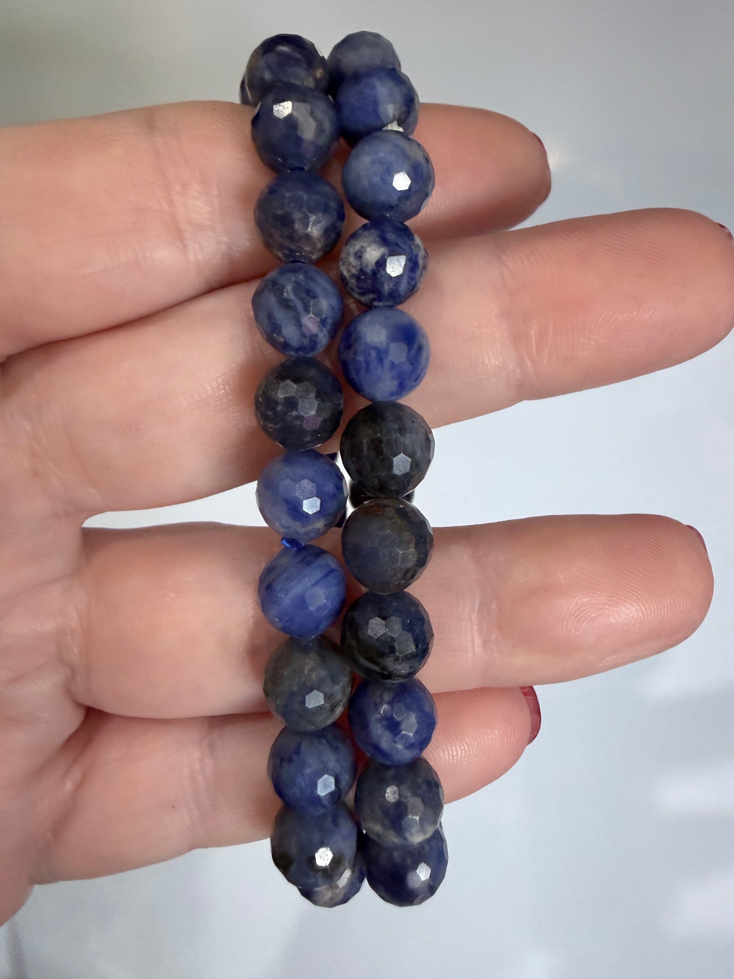 8mm Sodalite Faceted Bracelet
Clarity • Communication • Intuition