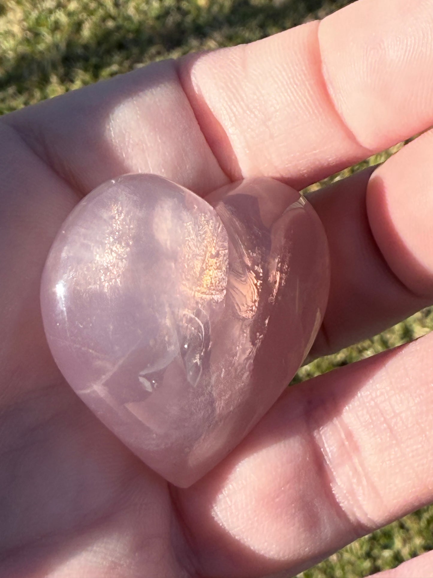 Gemmy Rose Quartz Heart ā 4cm (Intuitively Chosen)