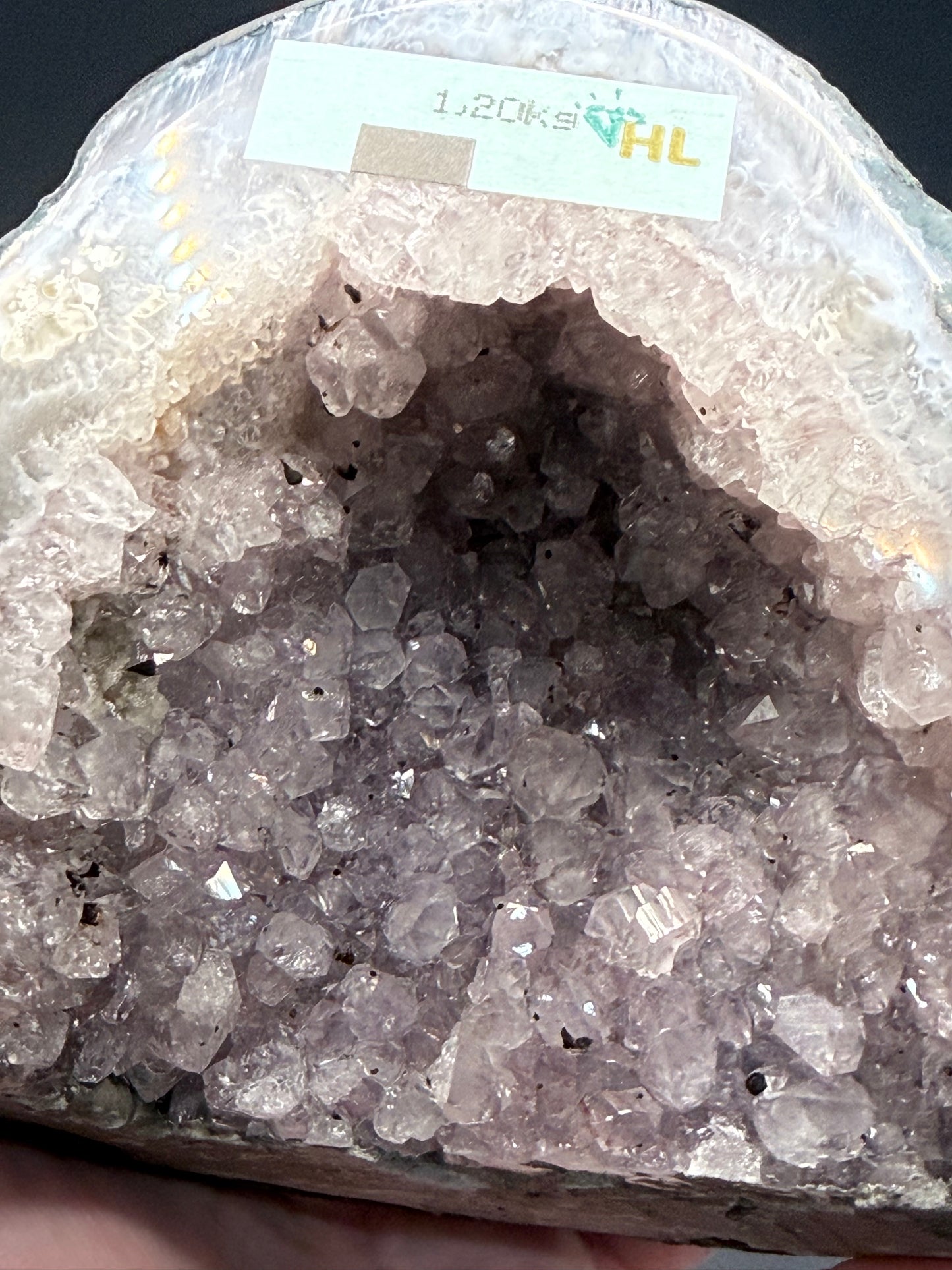 Amethyst Cathedral Geode – 1.20 kg (11 × 15 cm)