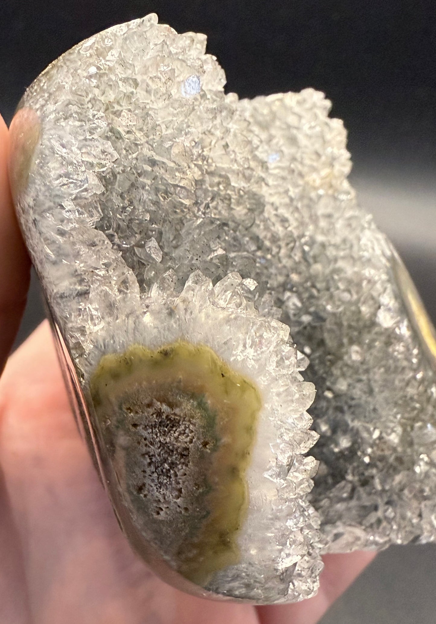Green Amethyst Druzy Cluster with Stalactite Eye – 510g