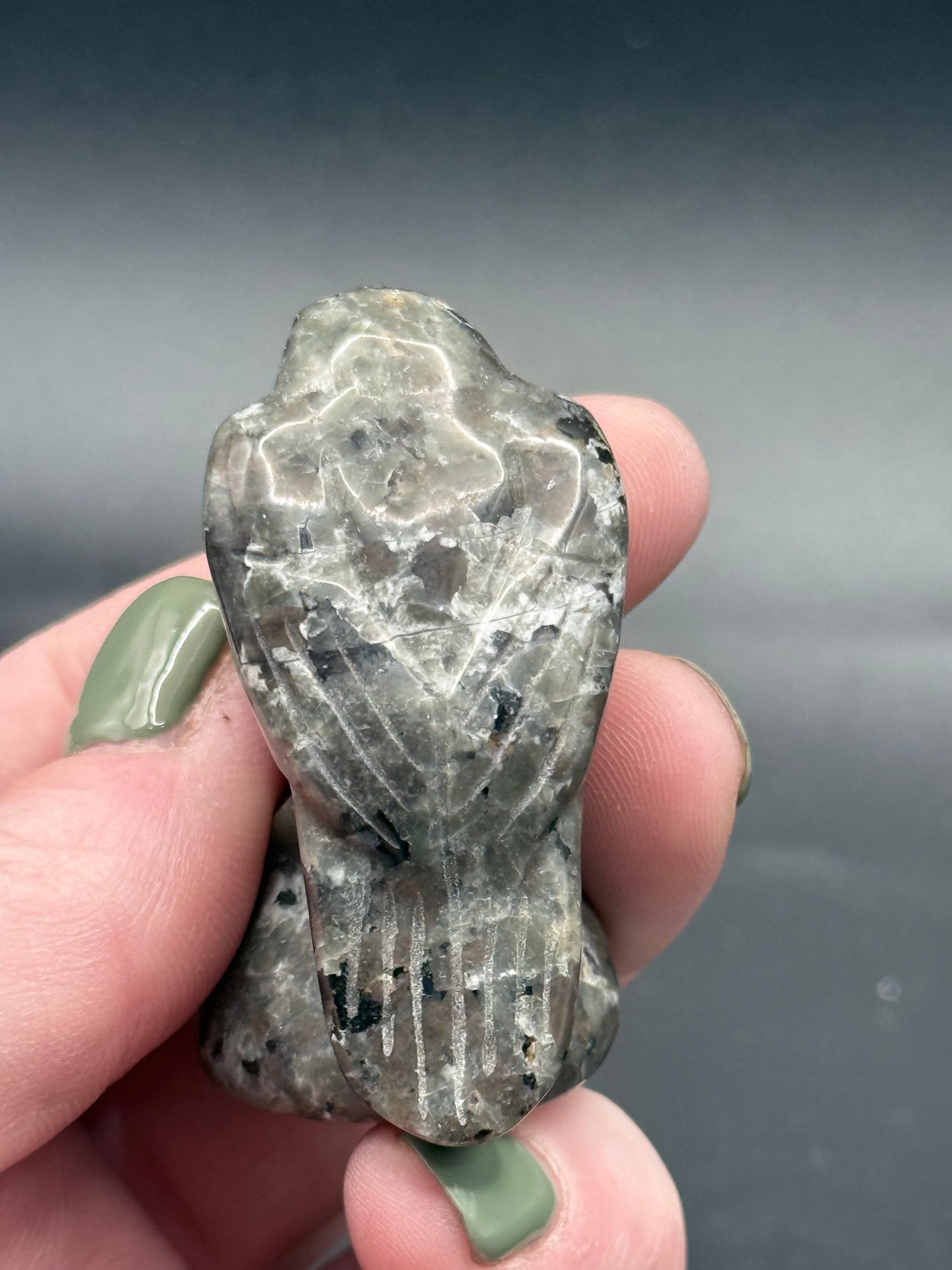 Yooperlite Raven Carving β UV Reactive