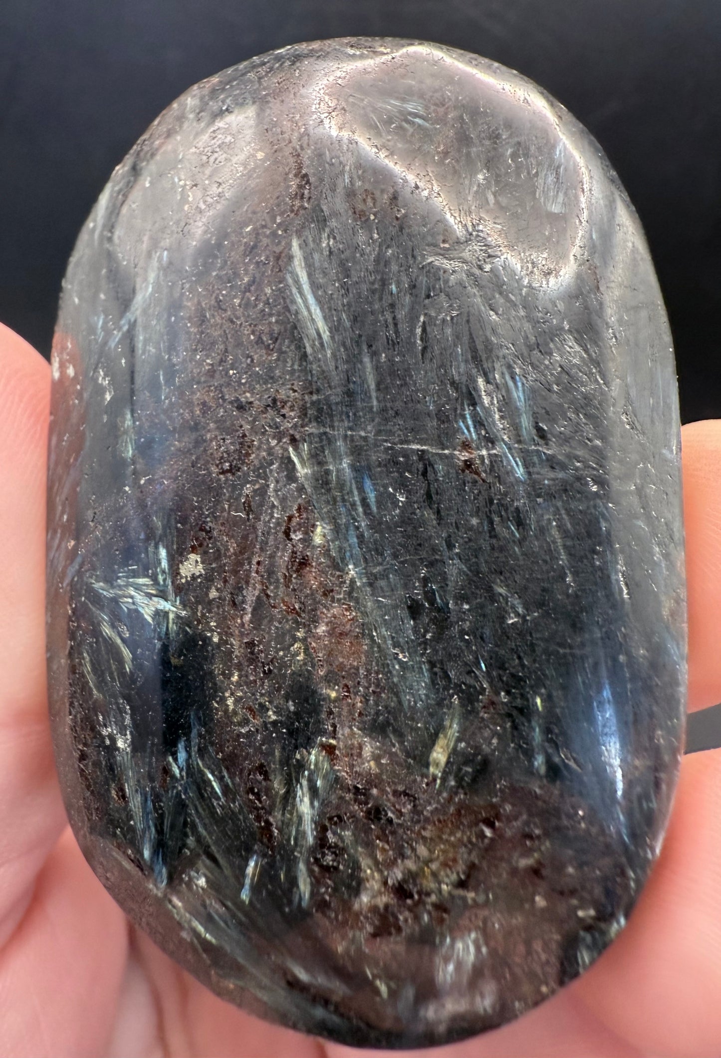 Arfvedsonite Palm Stone ā 6cm