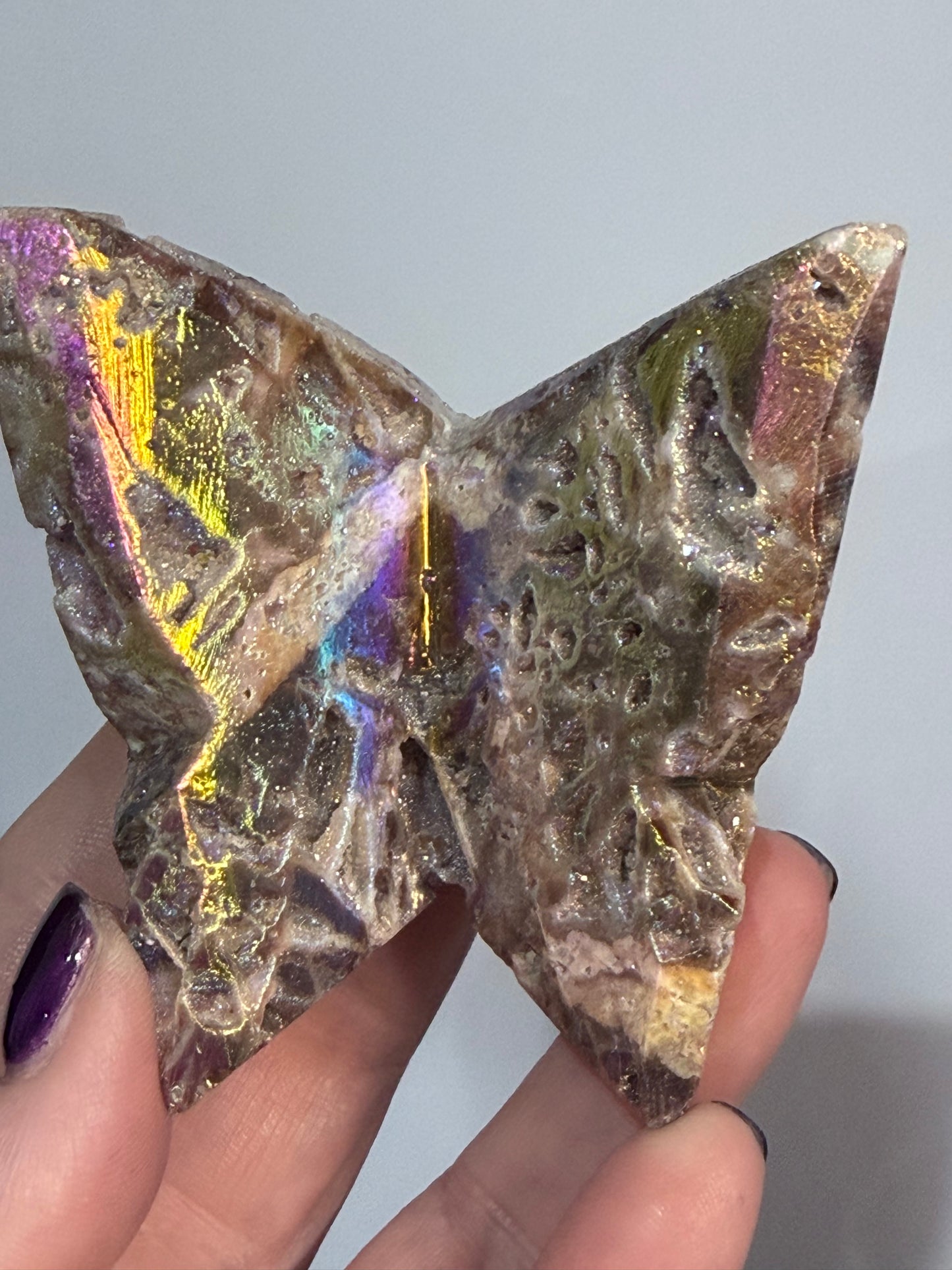π Aura Sphalerite Druzy Butterfly Carving E