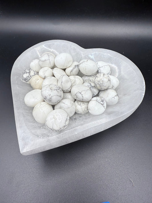 Howlite Tumbles