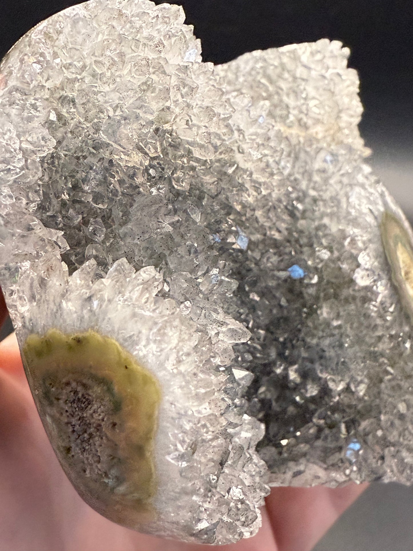 Green Amethyst Druzy Cluster with Stalactite Eye – 510g