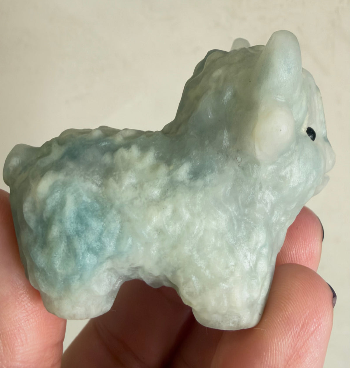 Blue & Cream Highland Cow Carving – 5–6 cm