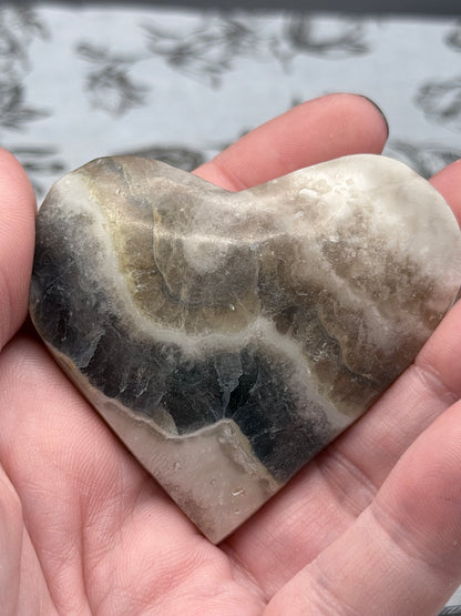Fluorite in Matrix Heart – 100g | 6 x 5.6cm (UV Reactive) 💙✨