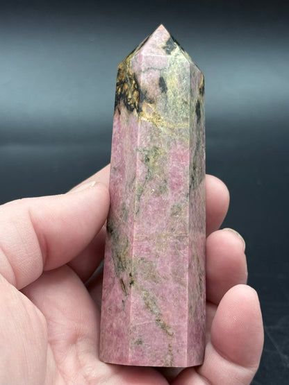 Rhodonite Tower – 10cm | 163g - Crystal wonderland By Lisa