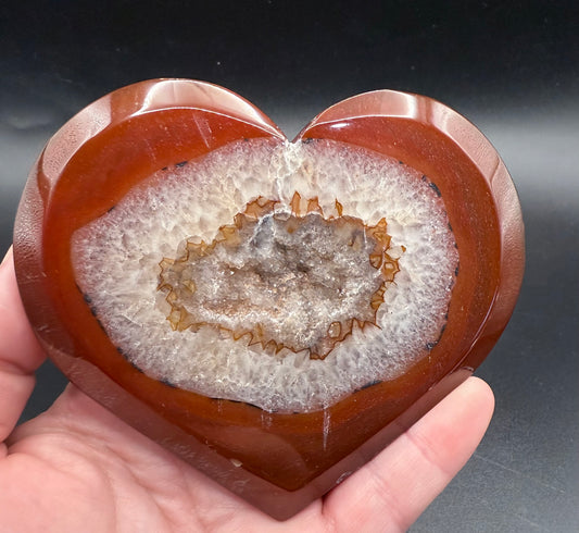 Carnelian Agate Druzy Heart on Stand (10.3 × 11.5 cm)