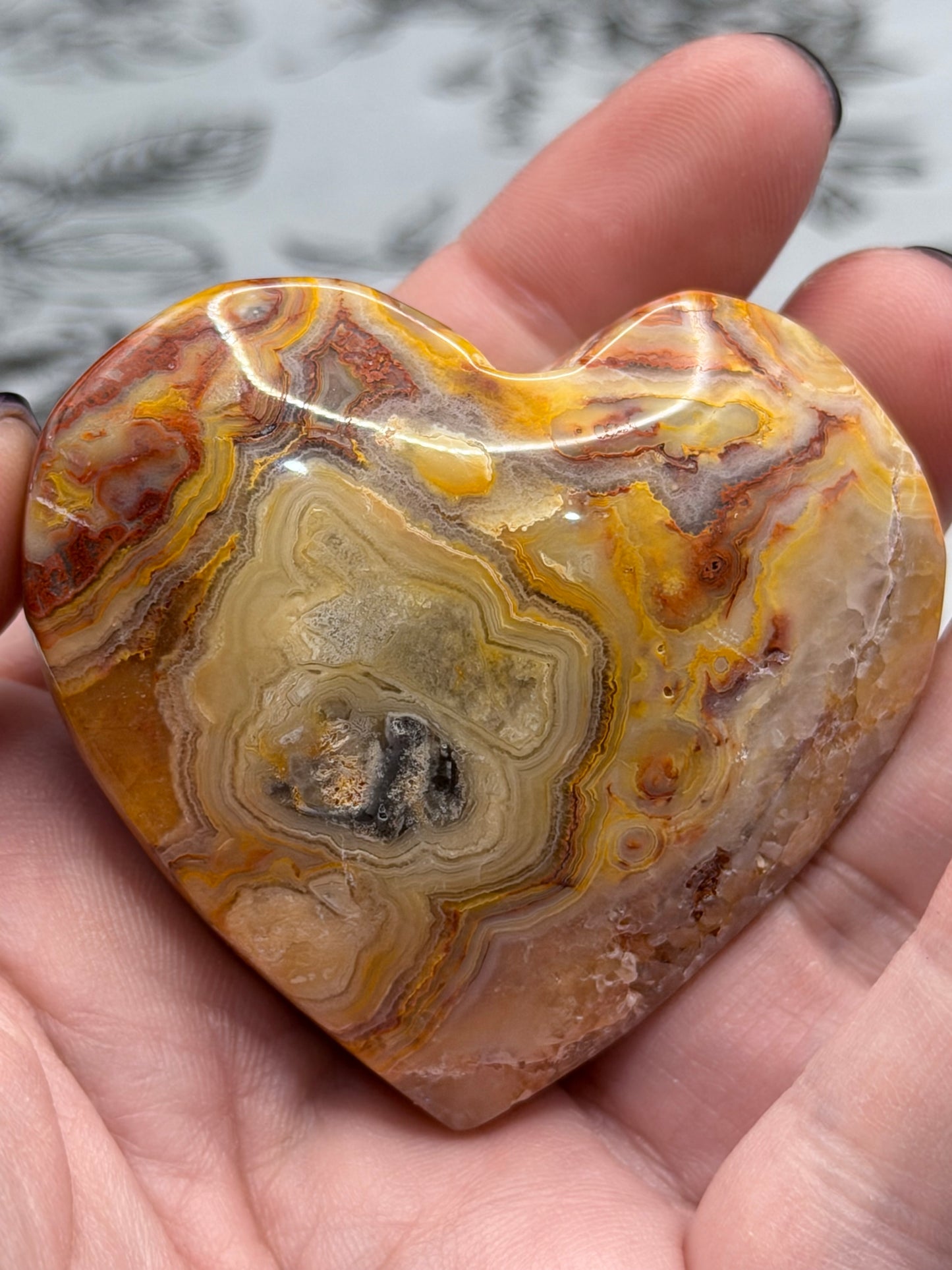 Crazy Lace Agate Heart – 87g | 5.1 x 5cm