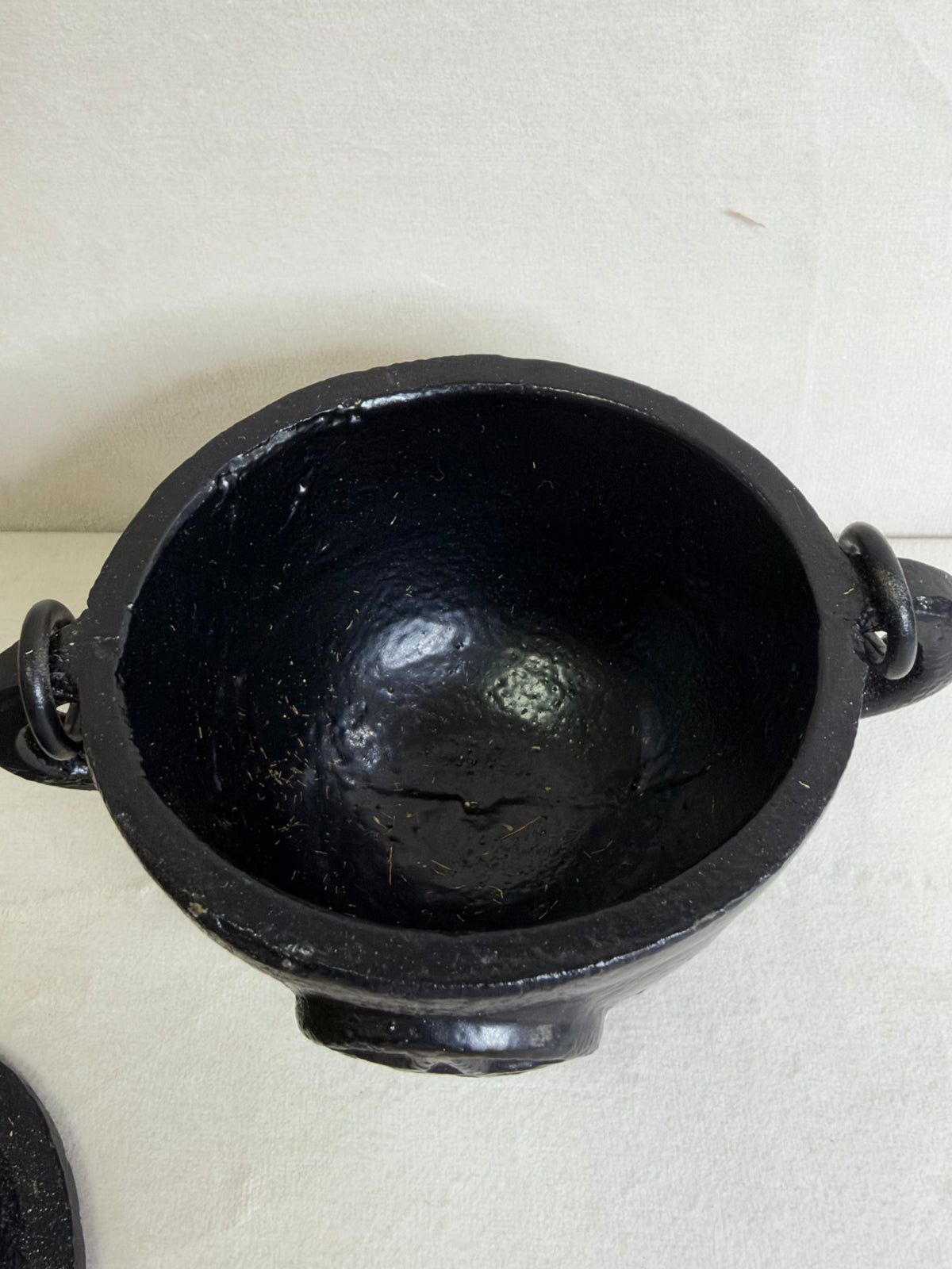Cast Iron Pentacle Cauldron with Lid – Witch & Altar Décor