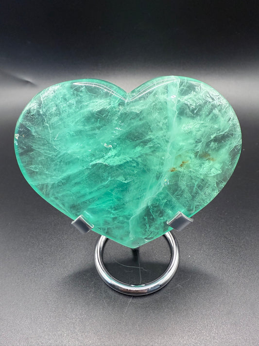 💚 Green Fluorite Polished Heart with Stand – 357g 10.2 x 8.8 cm