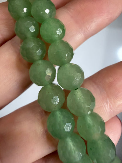 8mm Green Aventurine Faceted Bracelet

Luck • Prosperity • Heart Healing