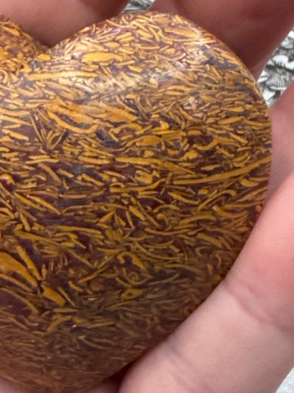 Calligraphy Stone Heart (Calligraphy Jasper / Mariyam Jasper) – 113g | 6 x 5.4cm