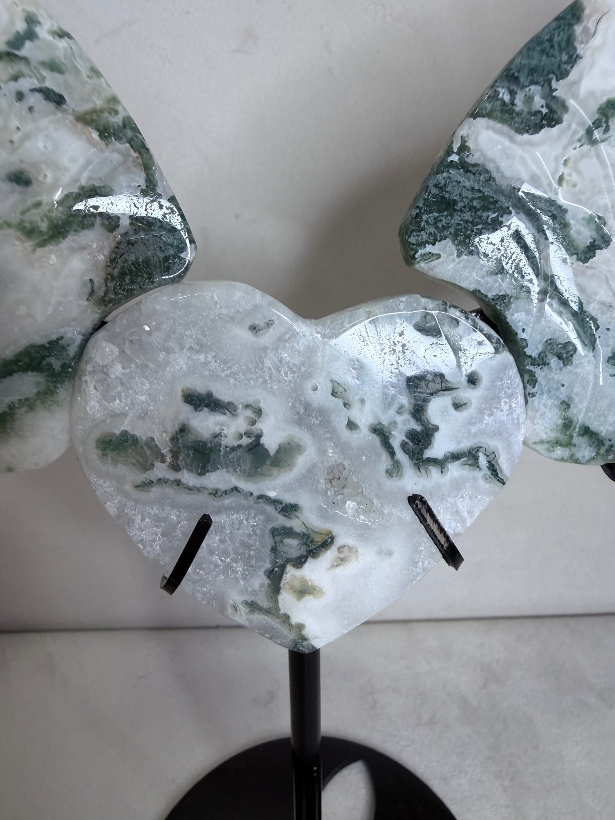 Moss Agate Angel Wings with Heart on Stand – 25cm