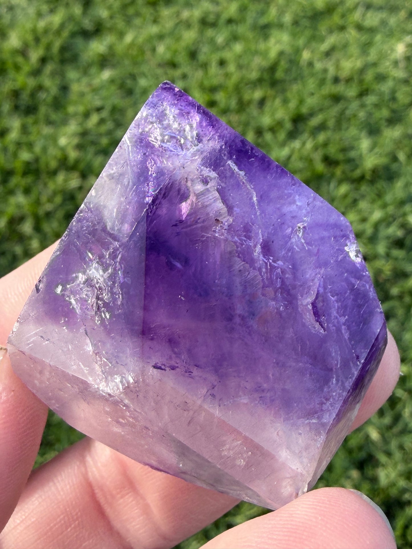 Amethyst Freeform (Deep Purple Tip) – 65g B