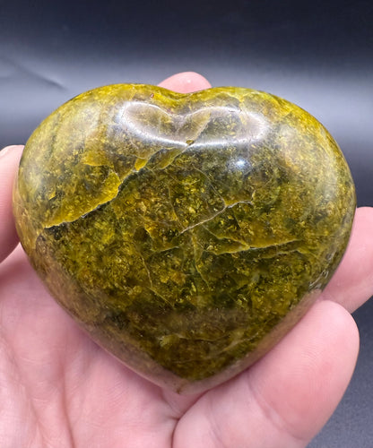 Green Opal Heart 165g (7 x 6.3cm)