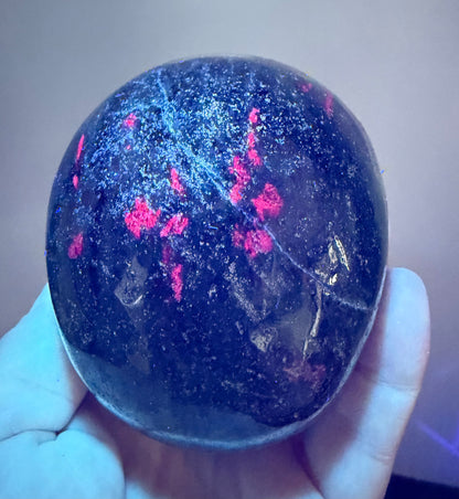 Ruby in Zoisite Skull (UV Reactive) – Large | 757g