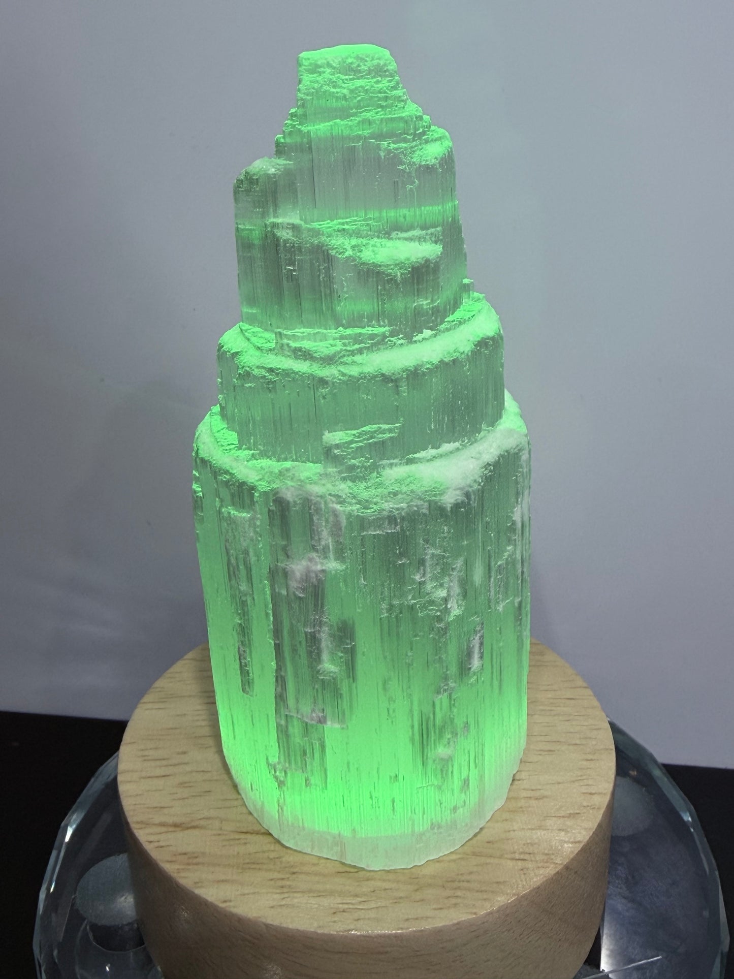 Selenite Tower Lamp with Colour-Changing LED Base – 10cm | 300g
