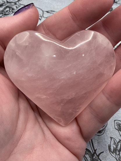 Rose Quartz Heart – Self Love & Calm (98g | 6.2 × 5.7cm)