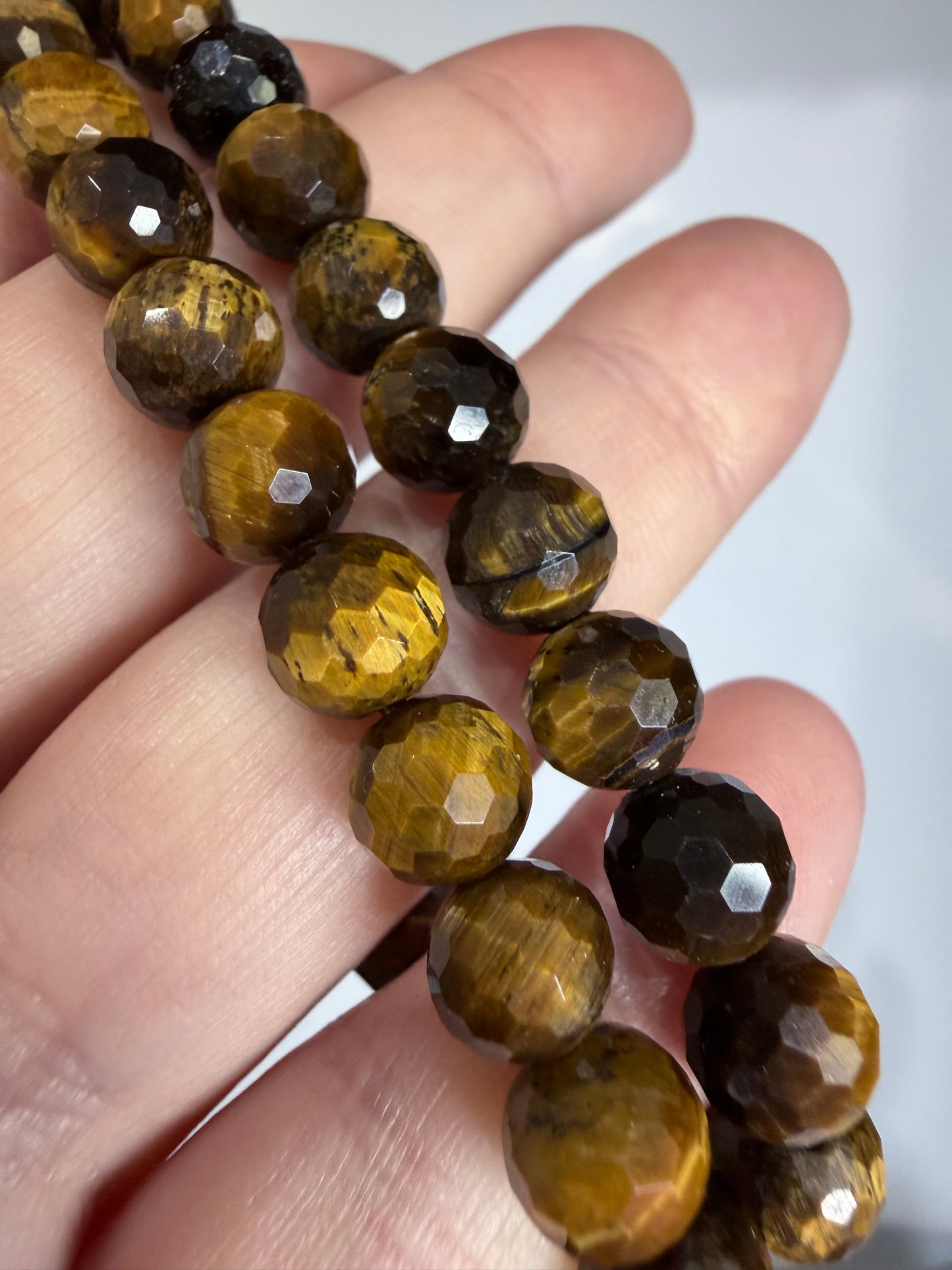 8mm Tiger’s Eye Faceted Bracelet

Confidence • Protection • Strength