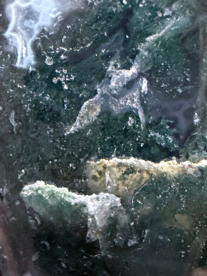 Moss Agate Moon Face Carving – 12cm