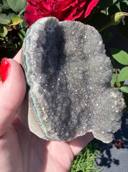 Grey Amethyst Druzy with Agate Banding – 420 g 9cm