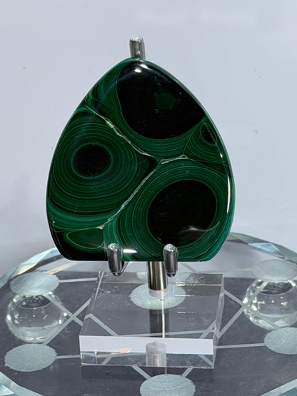 Malachite Freeform With Stand – 5.7cm (B)