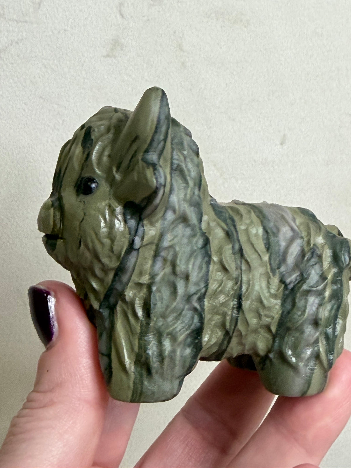 Highland Cow Green Zebra Stone Carving – 8 cm