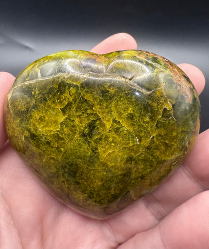 Green Opal Heart 165g (7 x 6.3cm)