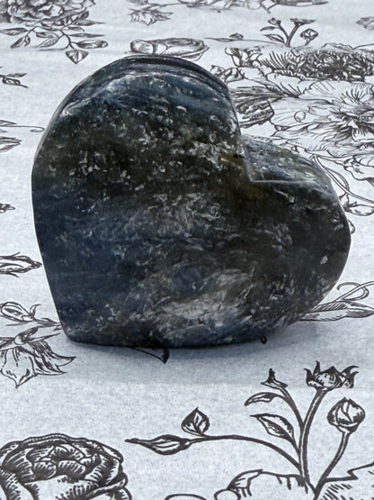 Kyanite Heart (Self-Standing)– 6.5 x 5.6cm | 131g