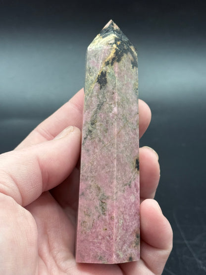 Rhodonite Tower – 10cm | 163g - Crystal wonderland By Lisa