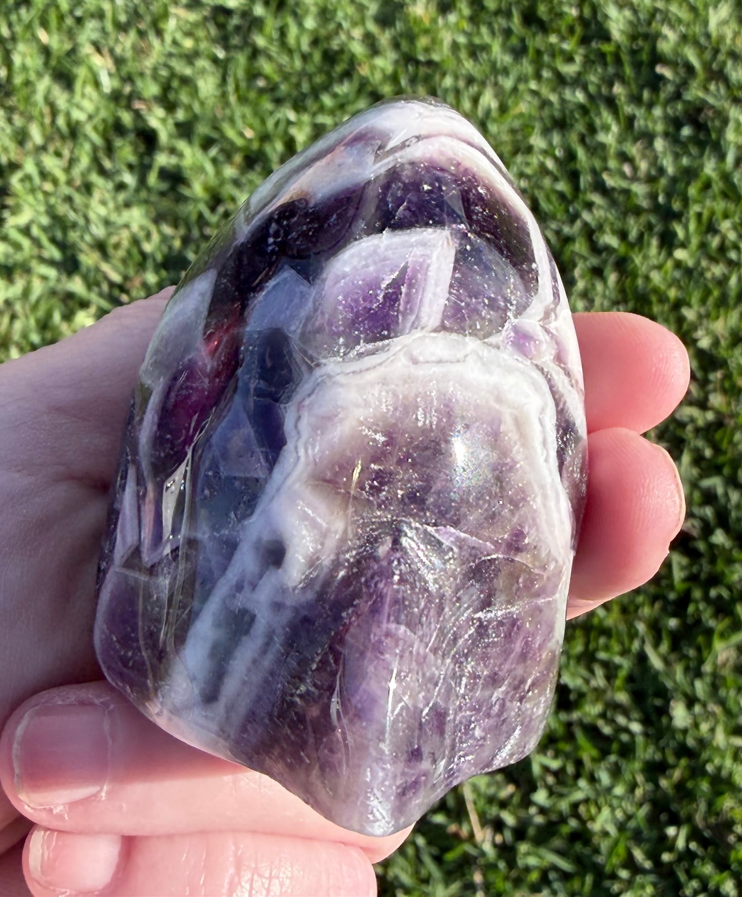 Dream Amethyst Shark Carving 6.4cm | 262g