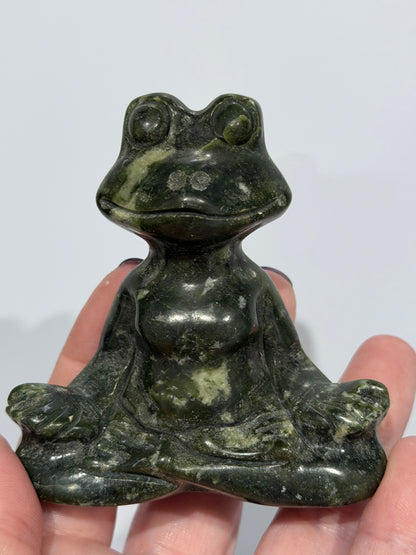 Serpentine Yoga Frog Carving 7.8cm