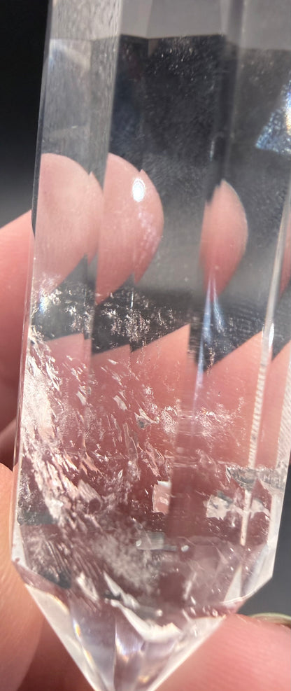 Clear Quartz Vogel Wand with Phantoms – 50 g | 7.2 × 4 cm