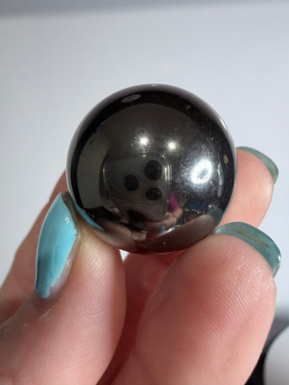 Magnetic Hematite Sphere – 2.5 cm Great for fidgeting & meditation