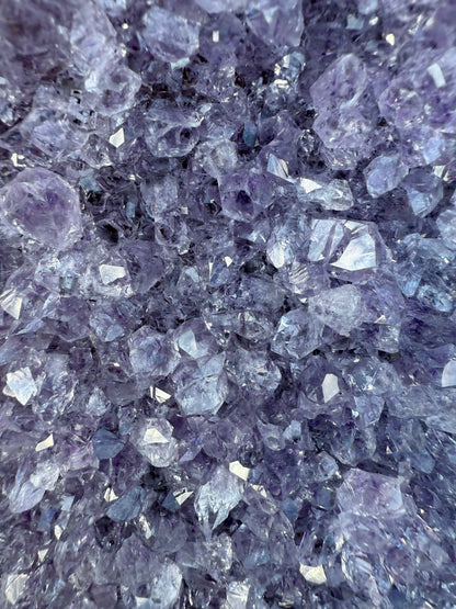 Amethyst Cluster – 855 g
