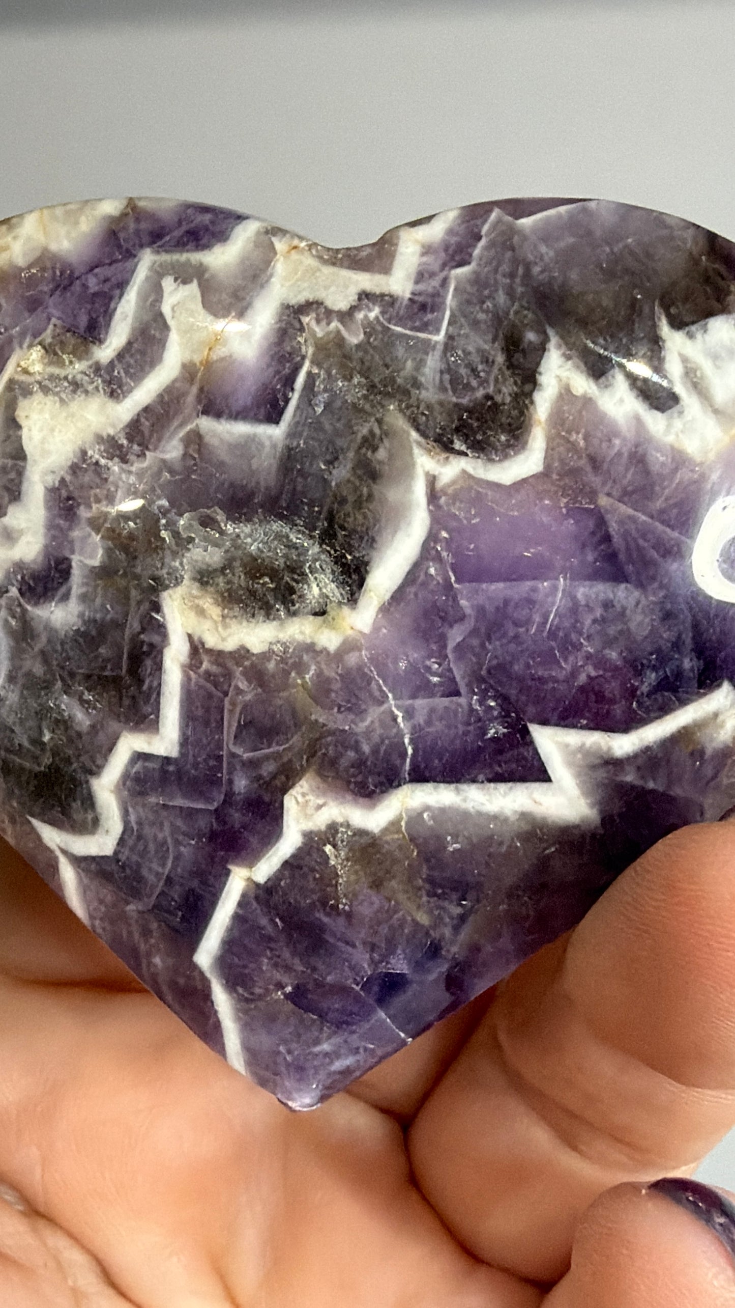 Chevron Amethyst Heart – Free Standing A