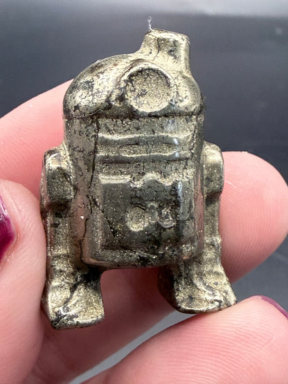 🤖 Crystal R2-D2 Carvings – Galactic Guardians of Energy