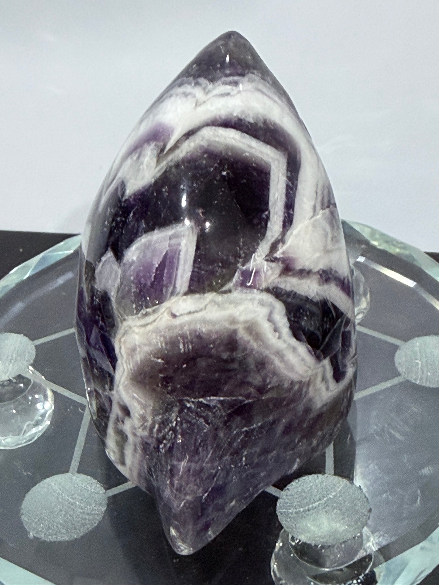 Dream Amethyst Shark Carving 6.4cm | 262g