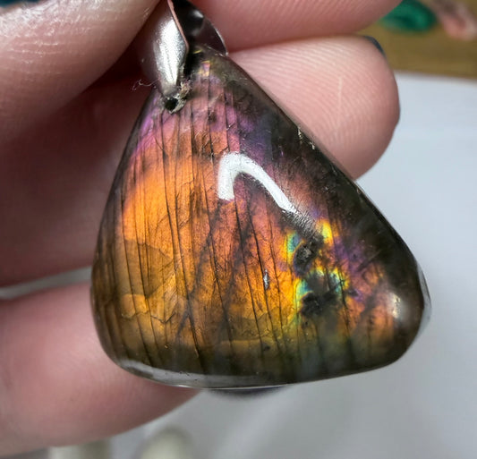 Sunset Flash Labradorite Pendant Necklace