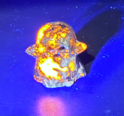 UV Reactive Ghost Carving – Yooperlite 3cm