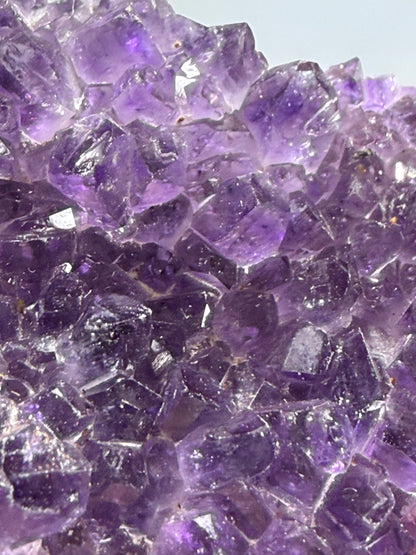 Amethyst Druzy Heart Cluster With Stand – 5cm (B)